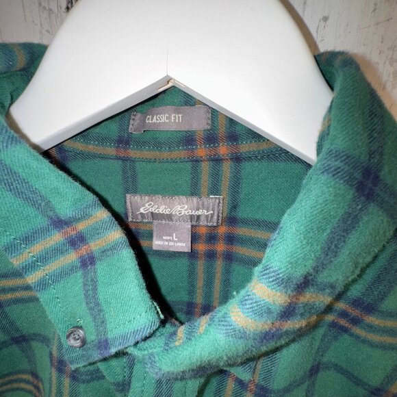 Eddie Bauer Classic Fit Flannel Shirt Men's Size Large Green Plaid Long Sleeve - Picture 3 of 10